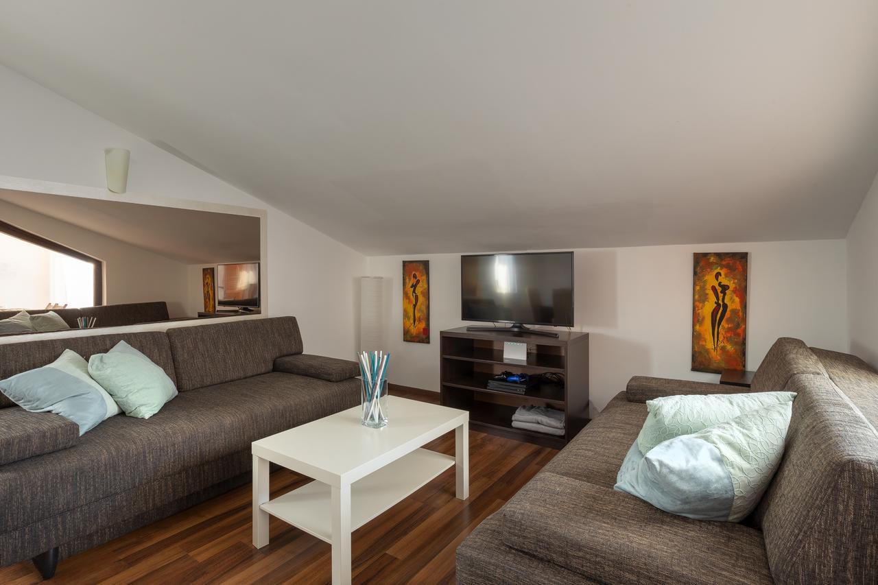 Apartments Michelle Umag Extérieur photo
